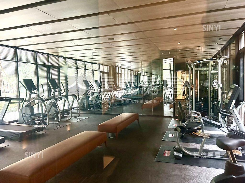 全新國美高樓面寬兩房車位房屋室內格局與周邊環境
