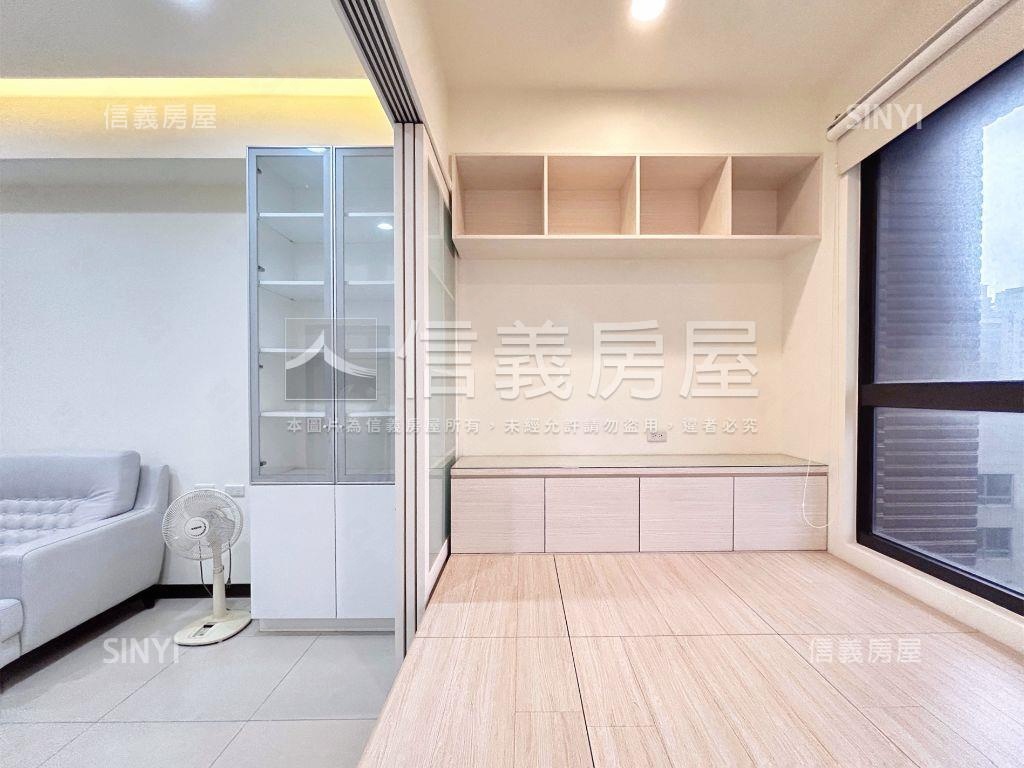 家樂福次頂樓景觀２＋１房房屋室內格局與周邊環境