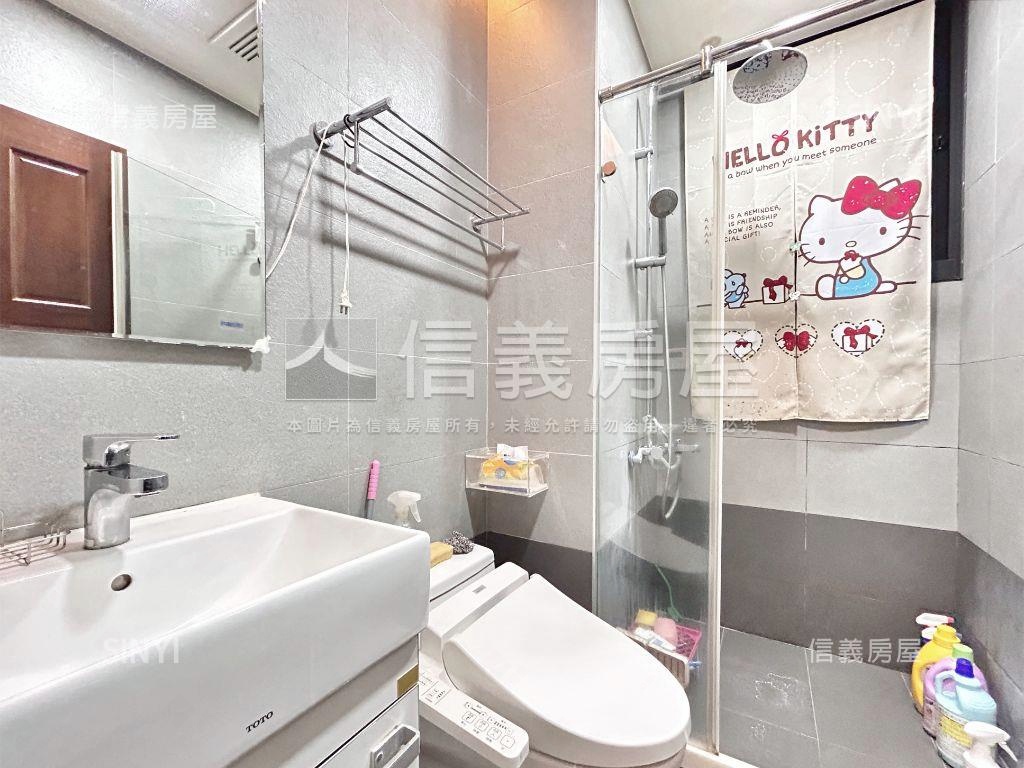 家樂福次頂樓景觀２＋１房房屋室內格局與周邊環境