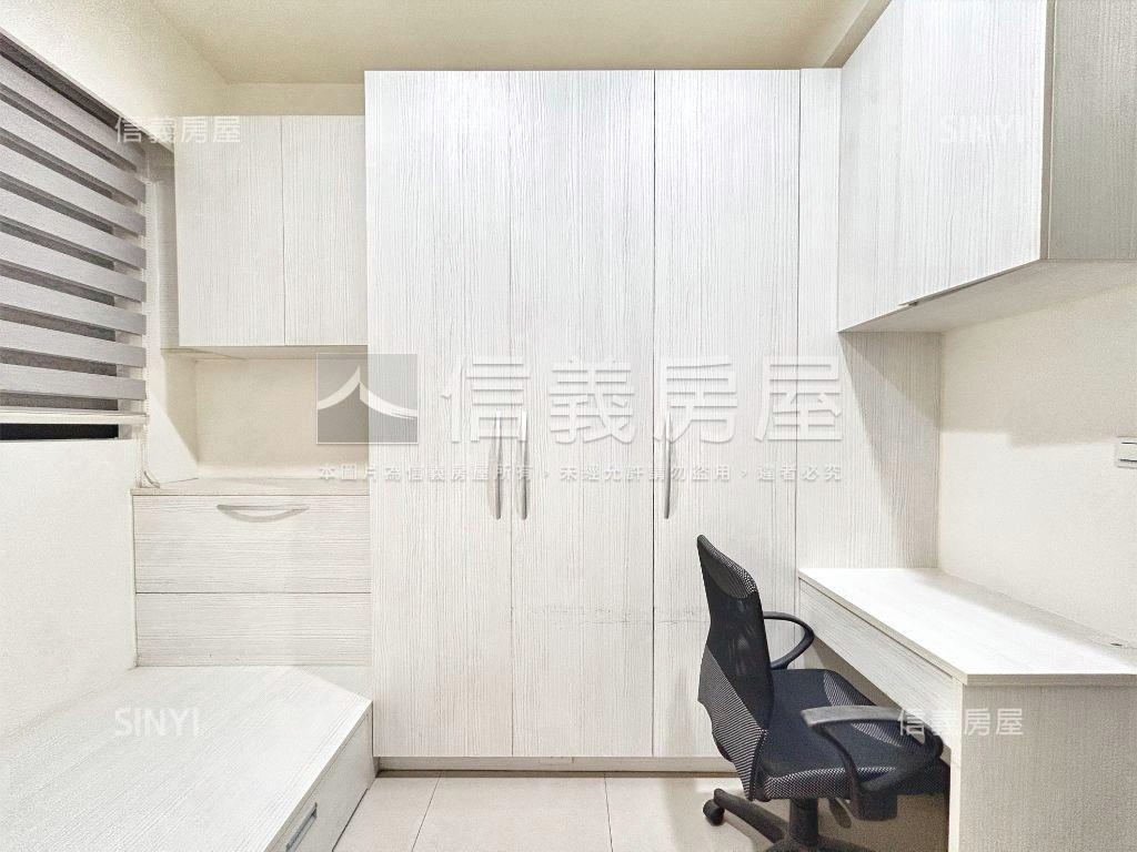 家樂福次頂樓景觀２＋１房房屋室內格局與周邊環境