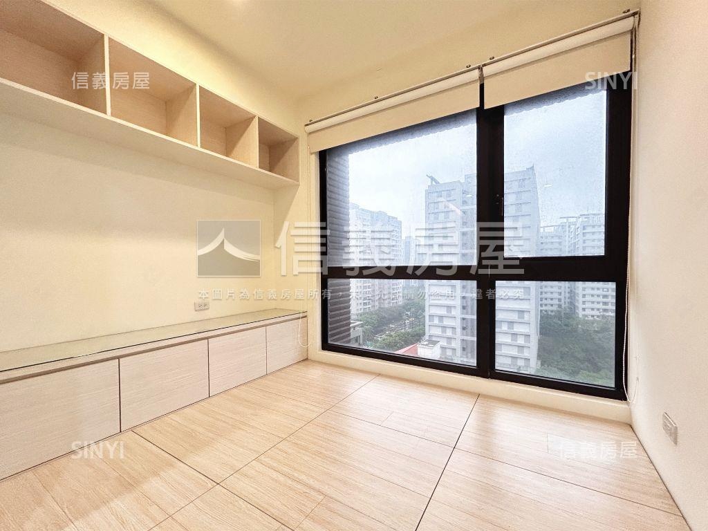 家樂福次頂樓景觀２＋１房房屋室內格局與周邊環境