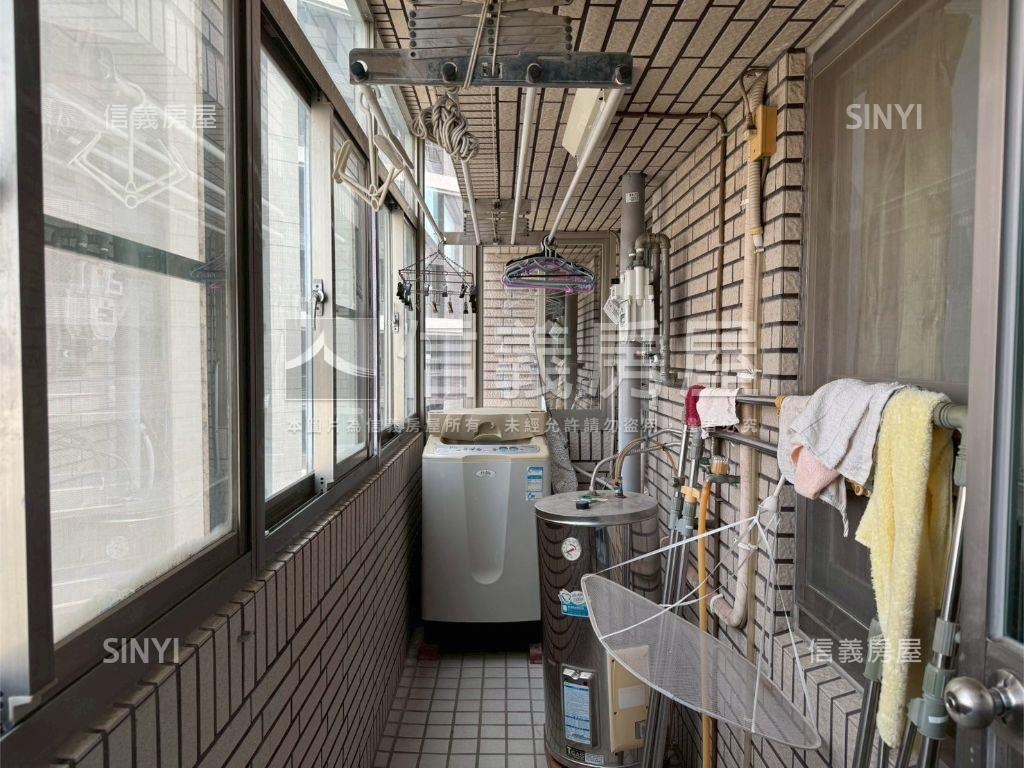 桂花鄉３房有車位房屋室內格局與周邊環境