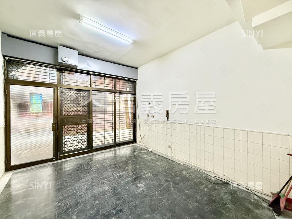 前鎮草衙低總價活巷透天房屋室內格局與周邊環境