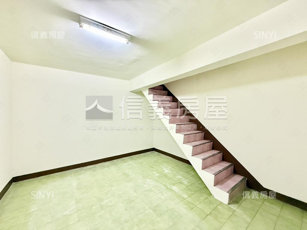 前鎮草衙低總價活巷透天房屋室內格局與周邊環境