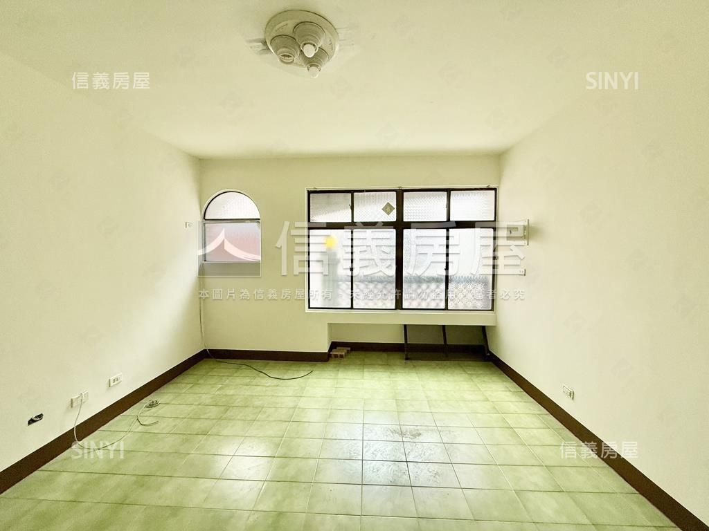 前鎮草衙低總價活巷透天房屋室內格局與周邊環境