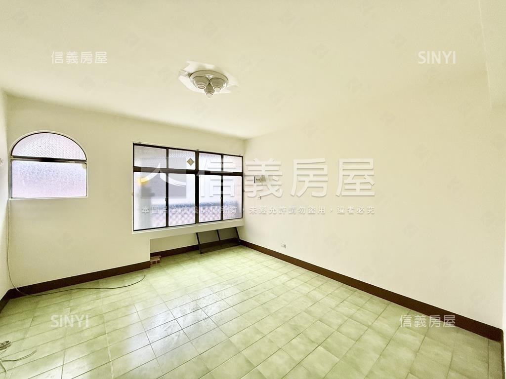 前鎮草衙低總價活巷透天房屋室內格局與周邊環境