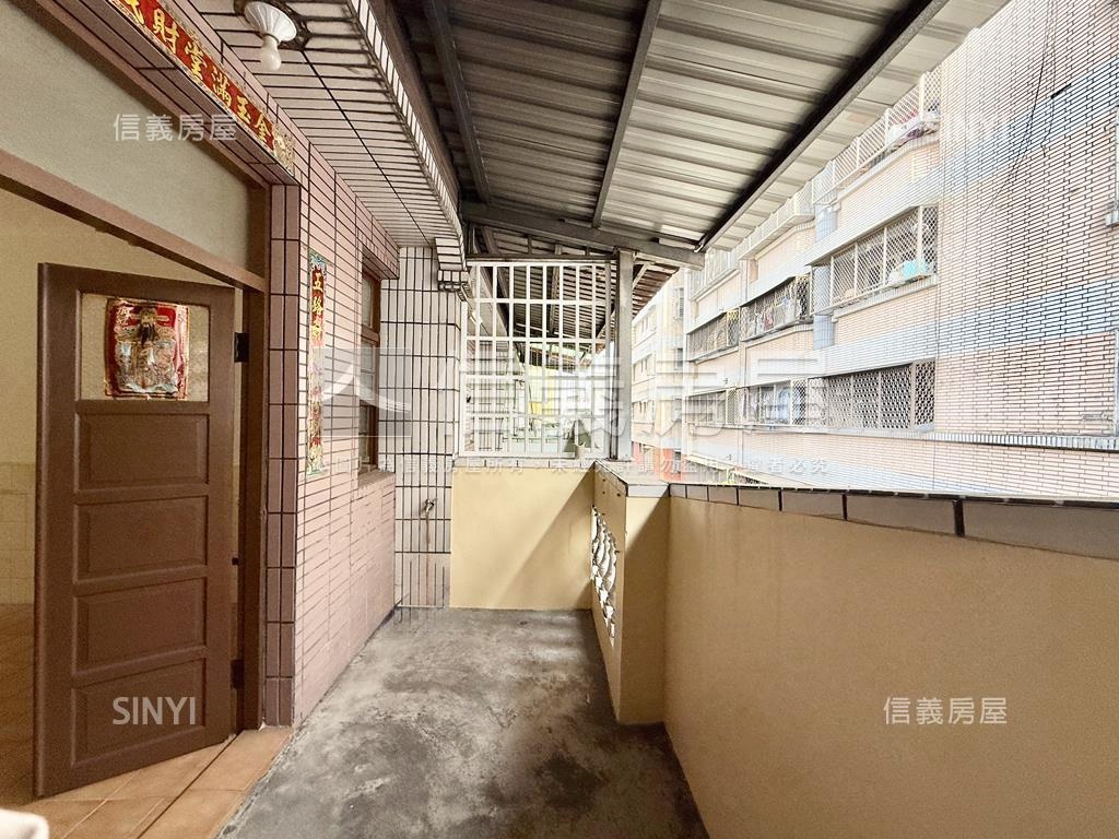 前鎮草衙低總價活巷透天房屋室內格局與周邊環境