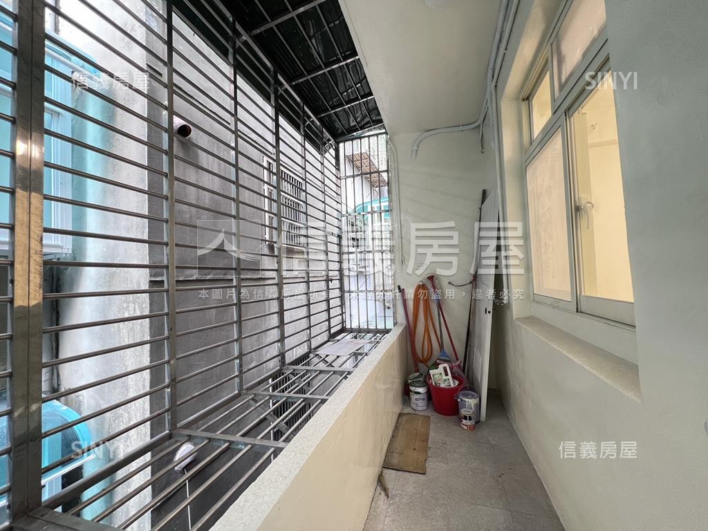 近車站三樓美宅房屋室內格局與周邊環境