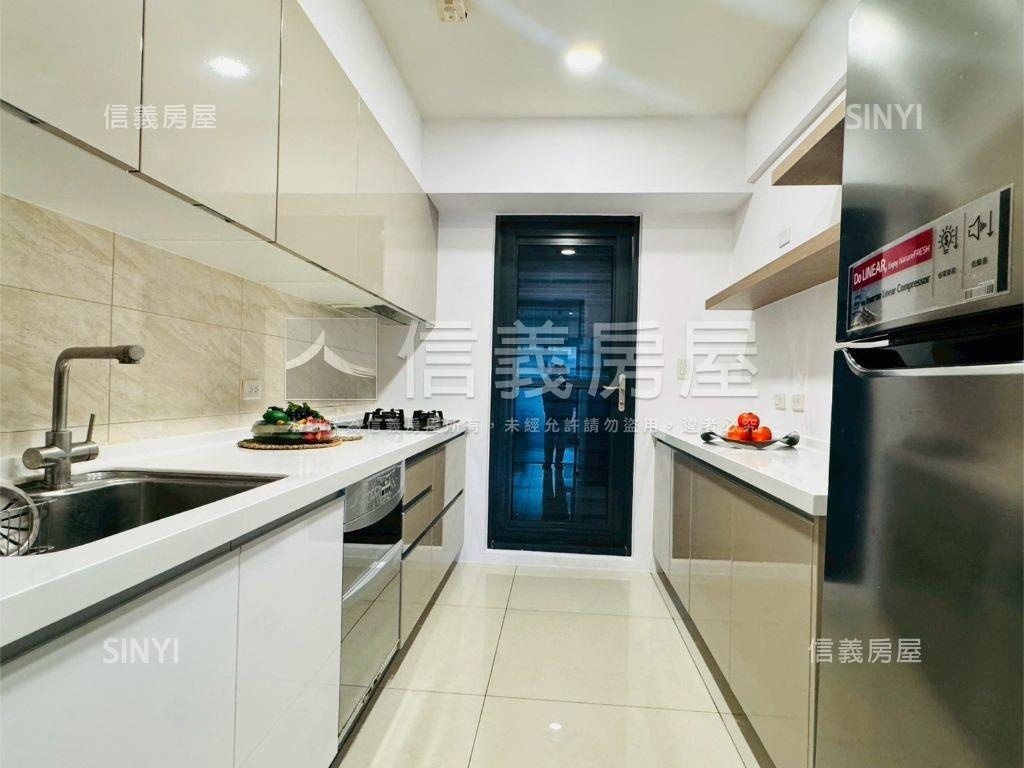 精裝戀戀四房平車房屋室內格局與周邊環境