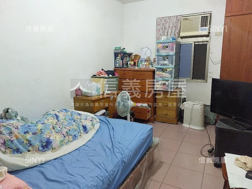 秀山公園國泰黃金二樓房屋室內格局與周邊環境