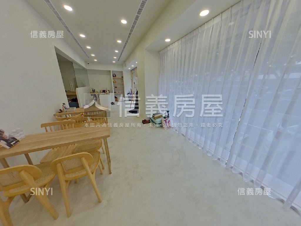 園道第一排大面寬優質金店房屋室內格局與周邊環境