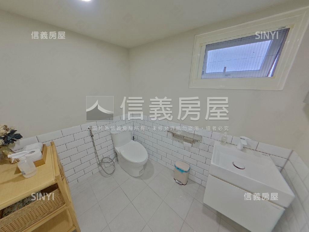 園道第一排大面寬優質金店房屋室內格局與周邊環境