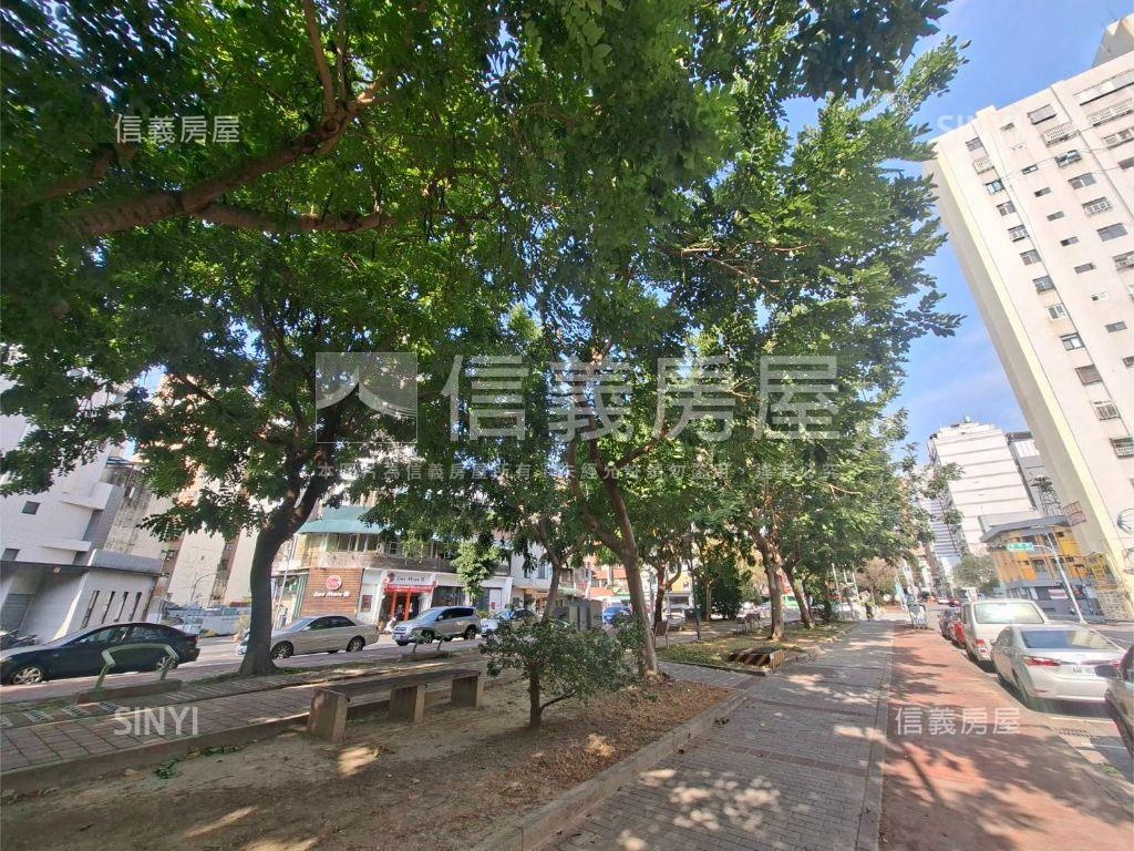 園道第一排大面寬優質金店房屋室內格局與周邊環境