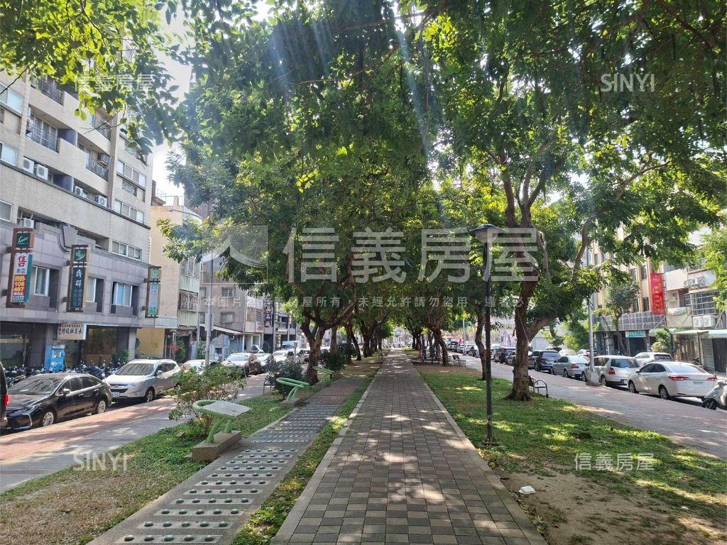 園道第一排大面寬優質金店房屋室內格局與周邊環境