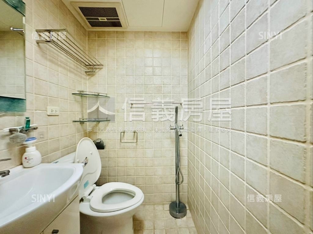 重慶台北精美電梯三房房屋室內格局與周邊環境