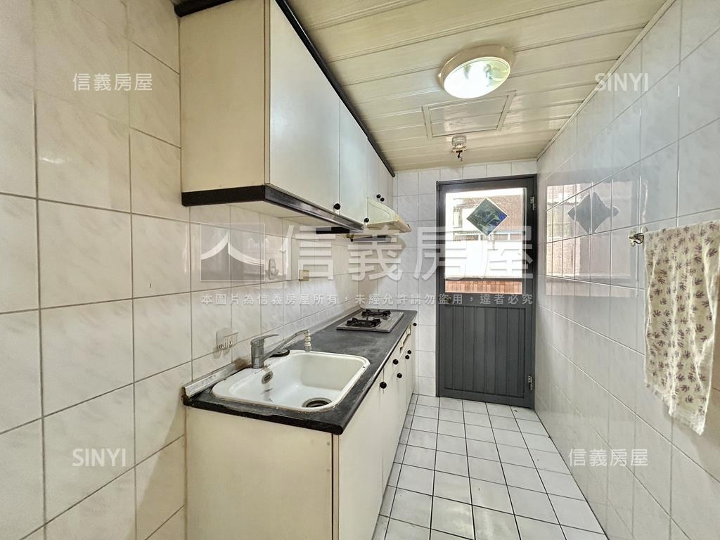 ☆大墩學區低總價三房車位房屋室內格局與周邊環境