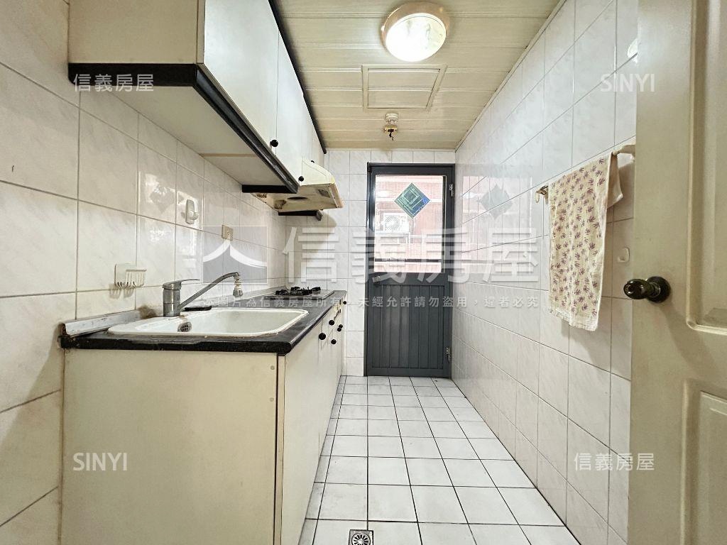 ☆大墩學區低總價三房車位房屋室內格局與周邊環境