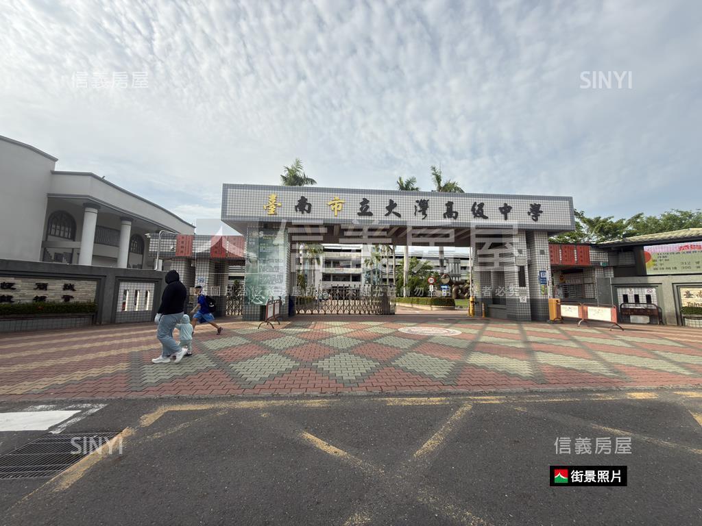 雙臨路大面寬美農地房屋室內格局與周邊環境