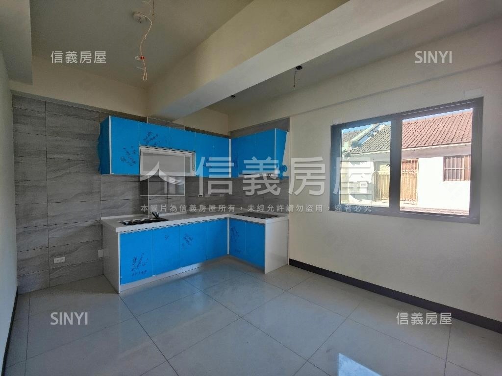 藝文中心臨路全新別墅房屋室內格局與周邊環境