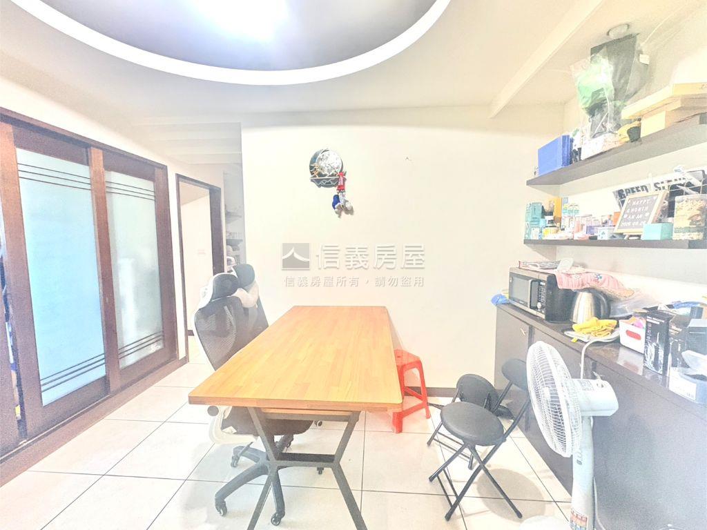 城品三房車位房屋室內格局與周邊環境