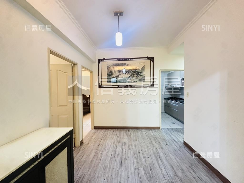 摩登歐洲大三房平面車位房屋室內格局與周邊環境