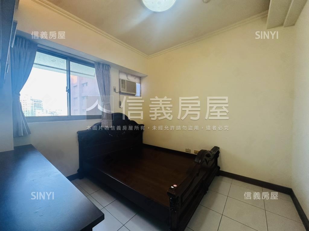 摩登歐洲大三房平面車位房屋室內格局與周邊環境