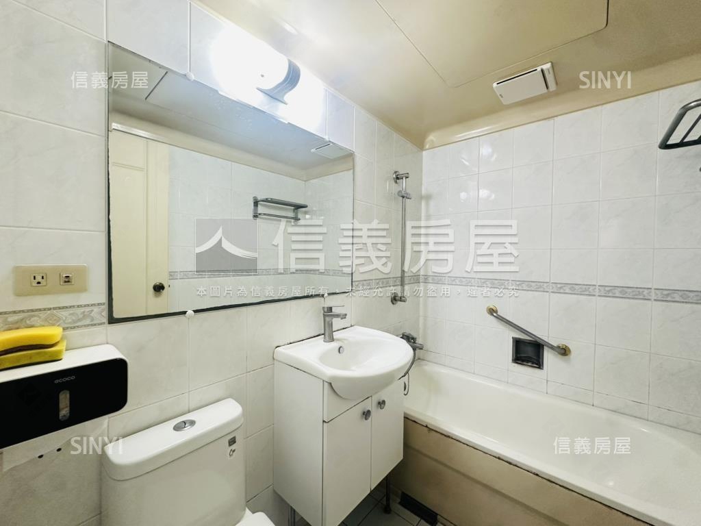 摩登歐洲大三房平面車位房屋室內格局與周邊環境