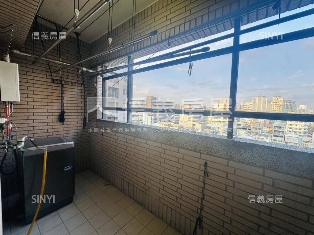 摩登歐洲大三房平面車位房屋室內格局與周邊環境