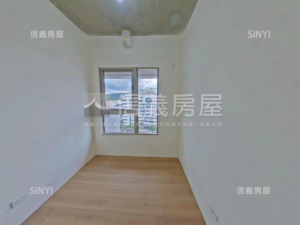 專任國泰悠陽高樓三房車位房屋室內格局與周邊環境
