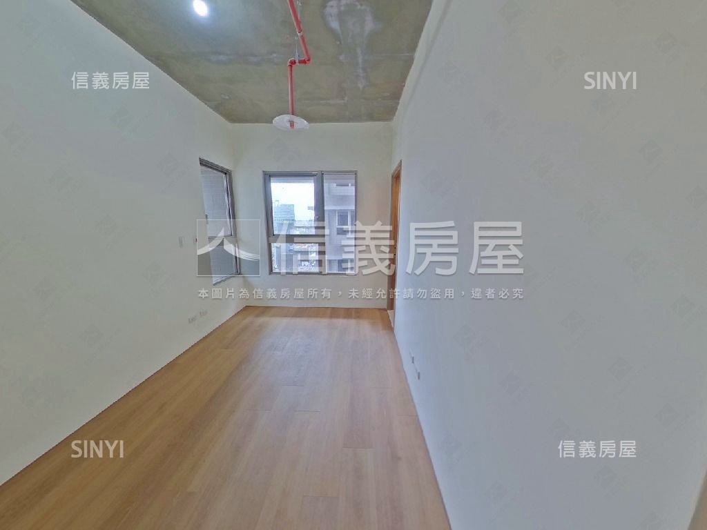 專任國泰悠陽高樓三房車位房屋室內格局與周邊環境