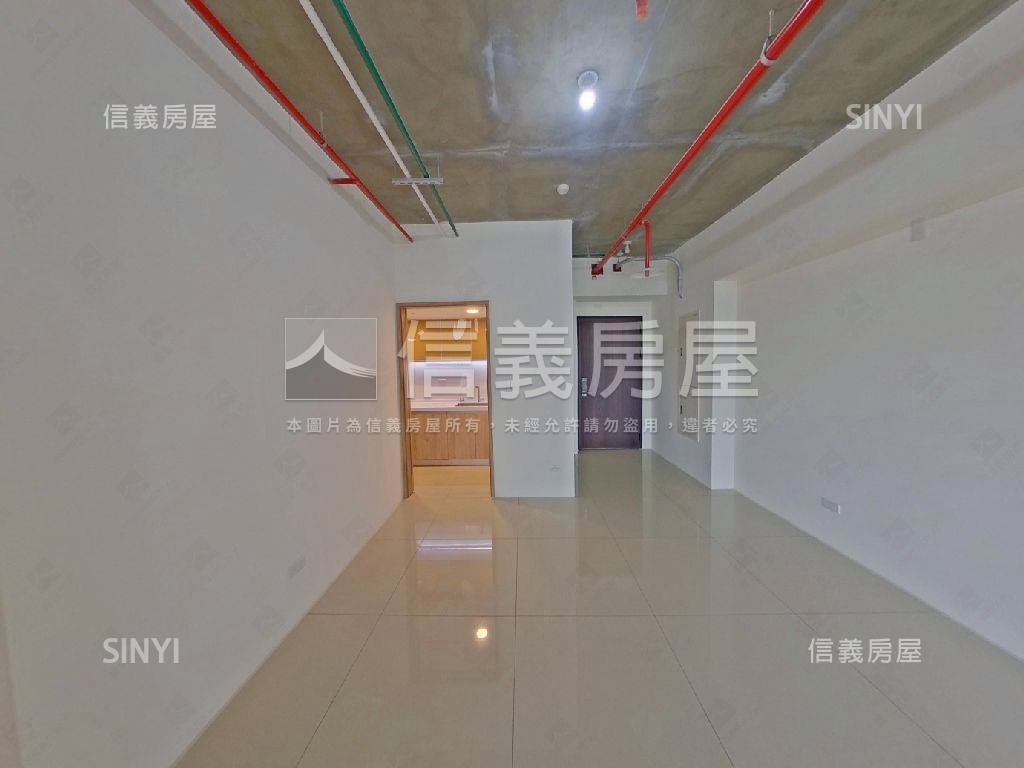 專任國泰悠陽高樓三房車位房屋室內格局與周邊環境