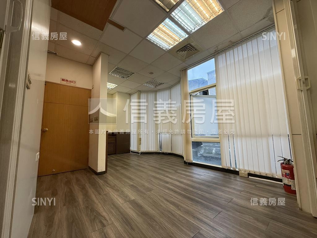 大面寬前後採光金店面房屋室內格局與周邊環境
