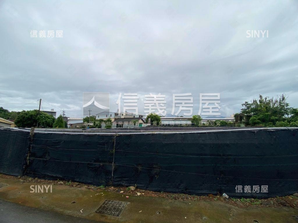 新社方正大面寬土地２房屋室內格局與周邊環境
