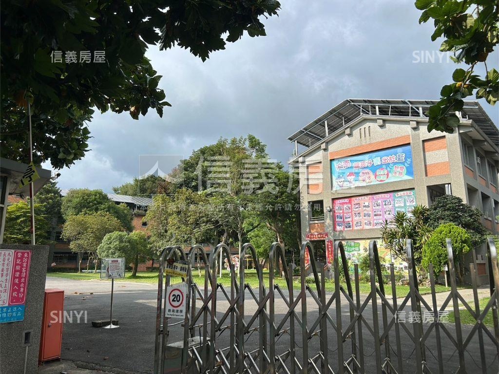 新社方正大面寬土地２房屋室內格局與周邊環境