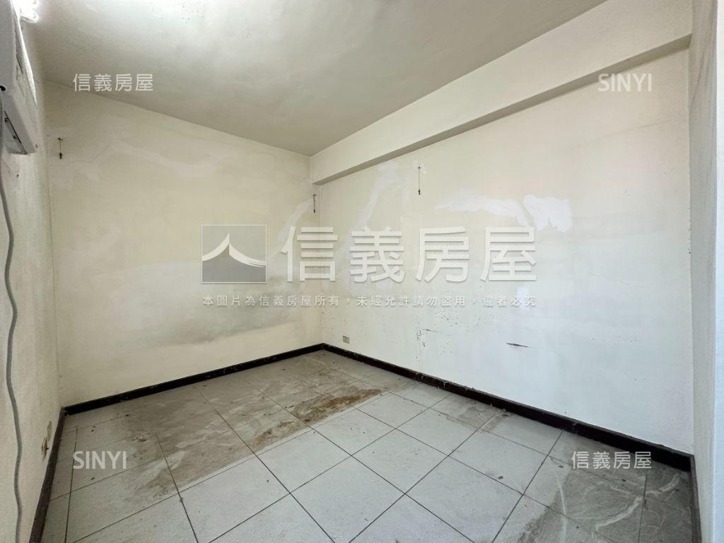京華遠眺山景高樓住辦房屋室內格局與周邊環境