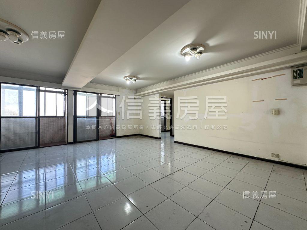 京華遠眺山景高樓住辦房屋室內格局與周邊環境