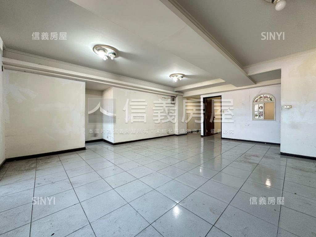 京華遠眺山景高樓住辦房屋室內格局與周邊環境