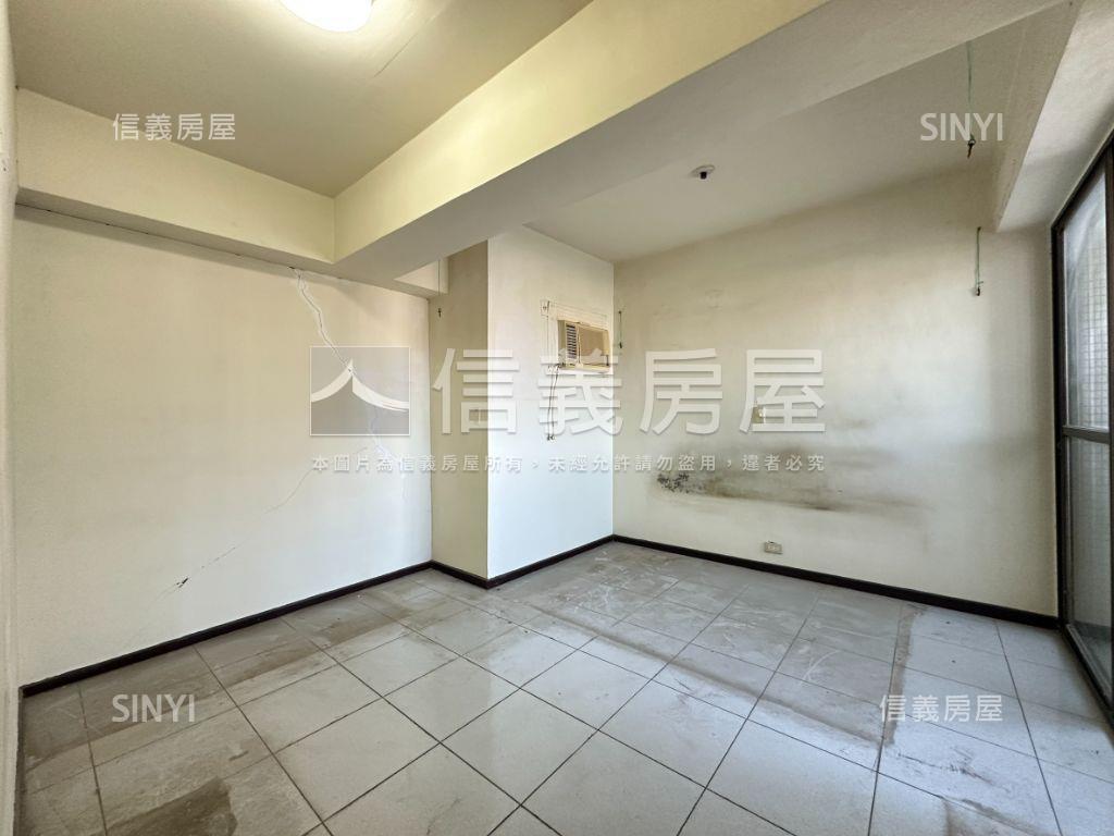 京華遠眺山景高樓住辦房屋室內格局與周邊環境
