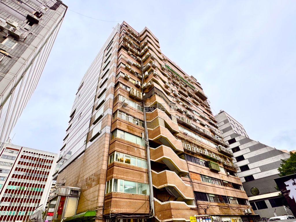 東區頂好金店面房屋室內格局與周邊環境