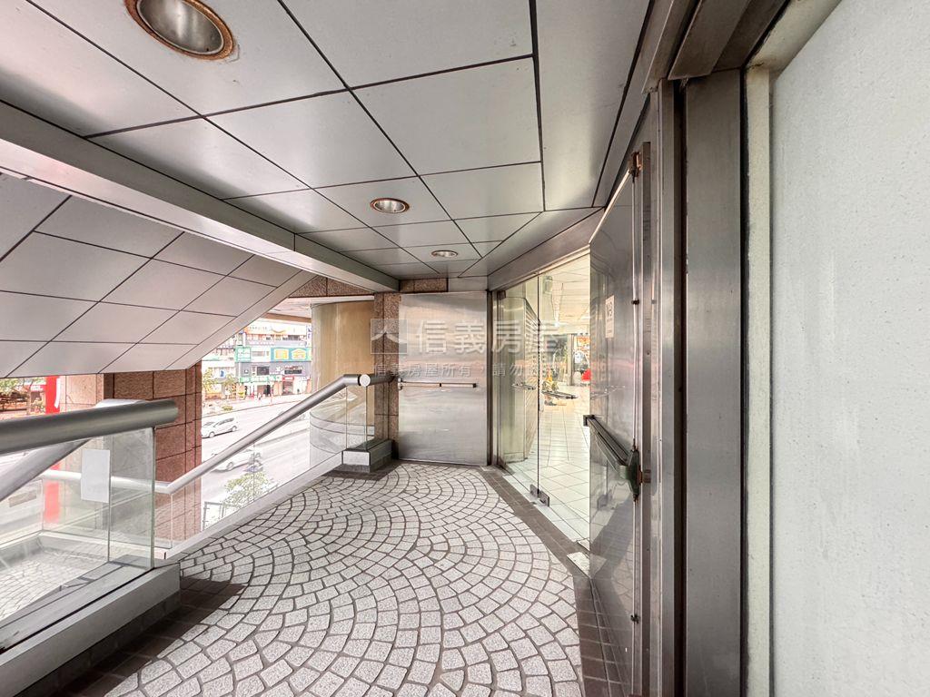 東區頂好金店面房屋室內格局與周邊環境