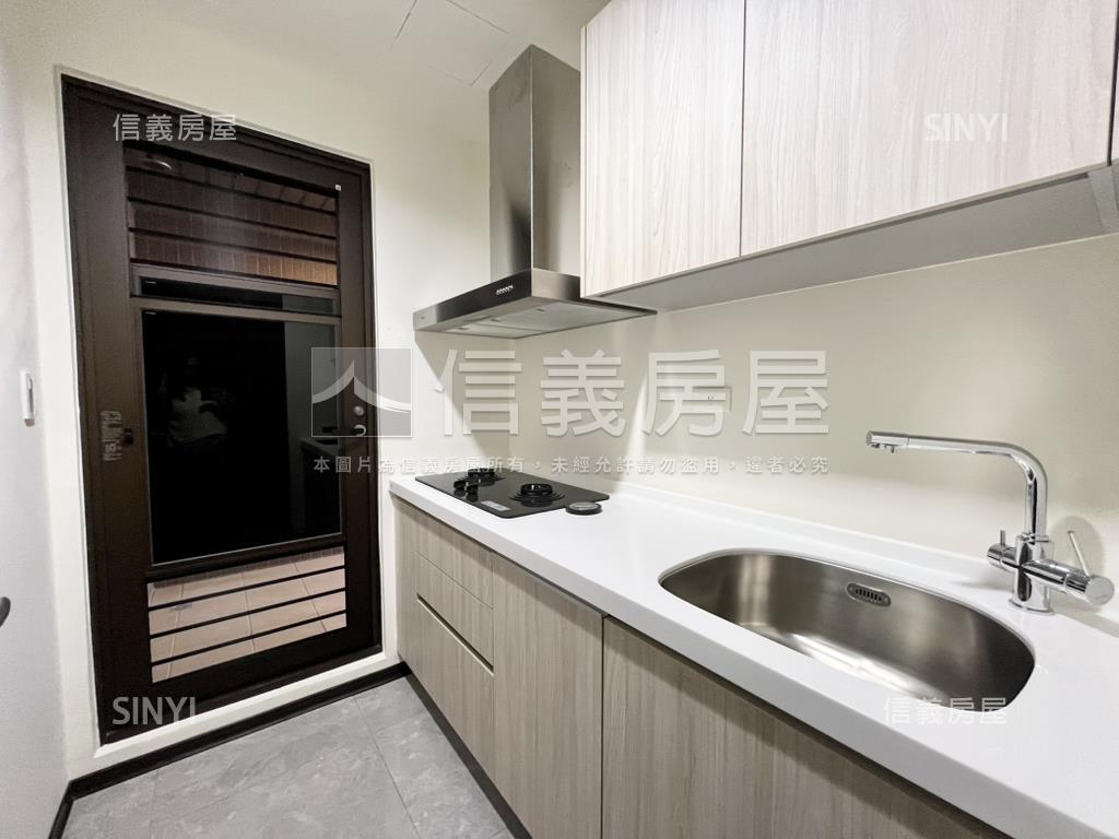 大通大美１７Ｆ兩房平車房屋室內格局與周邊環境