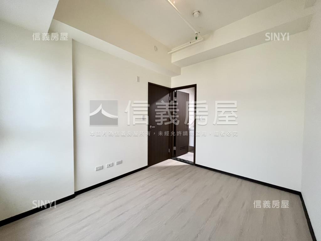 大通大美１７Ｆ兩房平車房屋室內格局與周邊環境