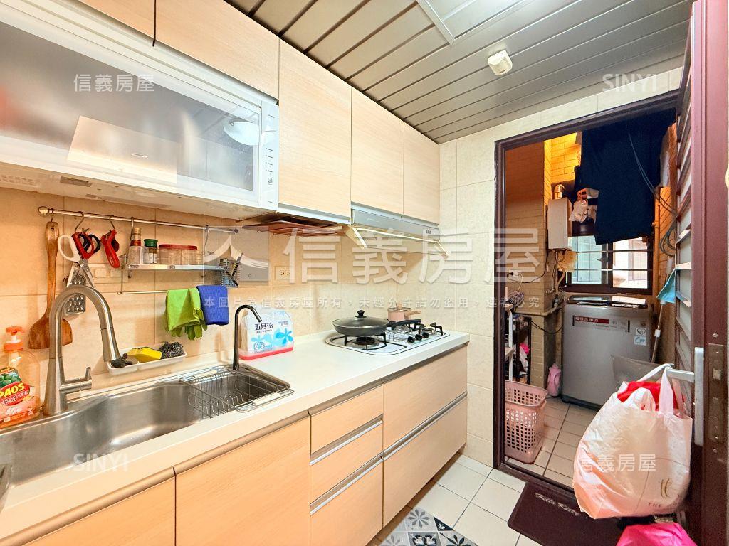 歐洲臻藏。專任三房美邸房屋室內格局與周邊環境