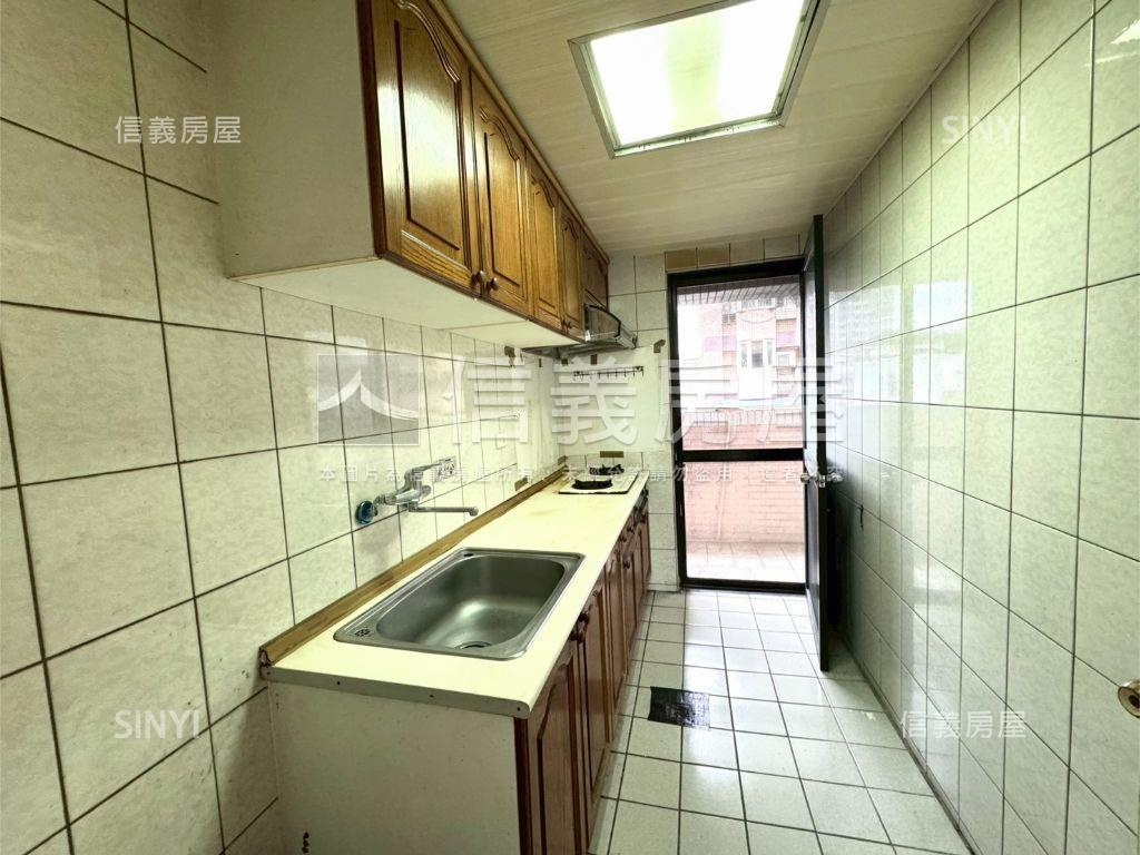 美麗宏國電梯大空間房屋室內格局與周邊環境