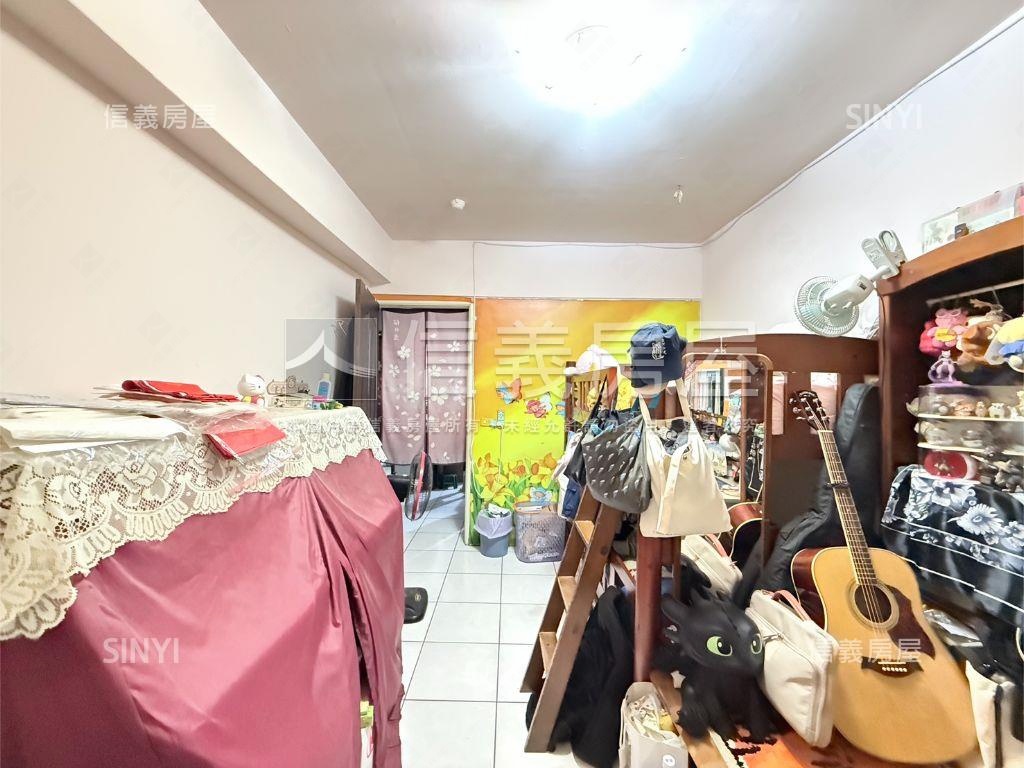 松天下三房機上車位房屋室內格局與周邊環境