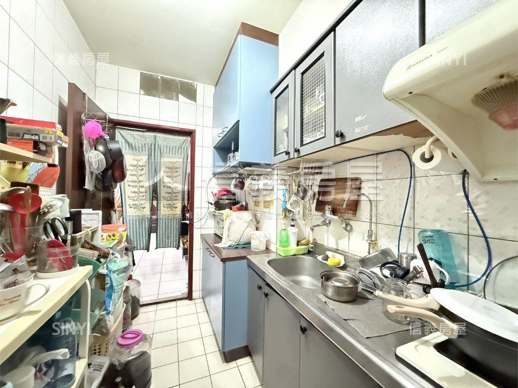 松天下三房機上車位房屋室內格局與周邊環境