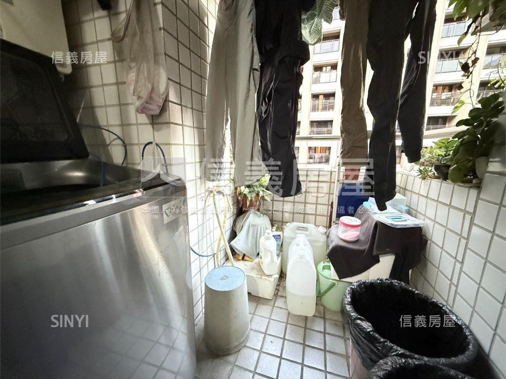 松天下三房機上車位房屋室內格局與周邊環境