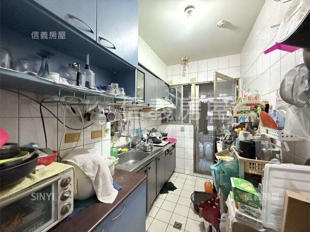 松天下三房機上車位房屋室內格局與周邊環境