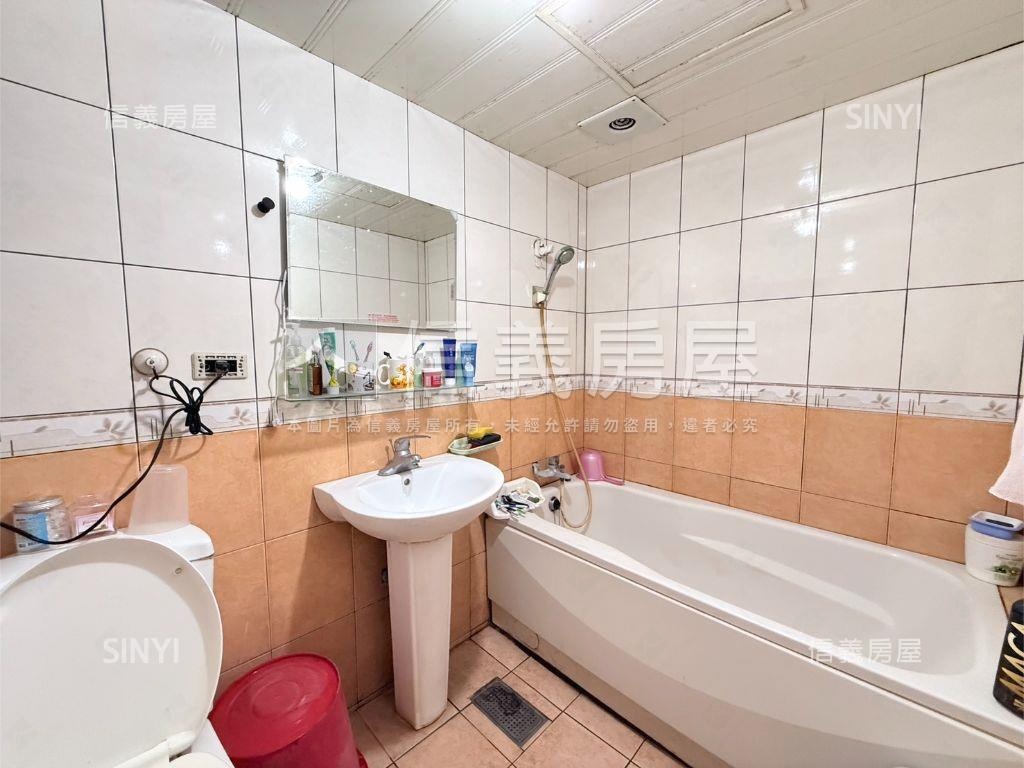 松天下三房機上車位房屋室內格局與周邊環境