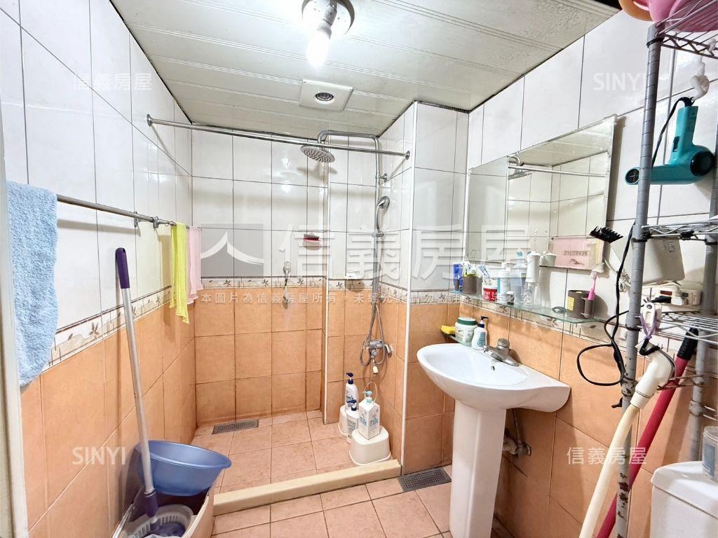 松天下三房機上車位房屋室內格局與周邊環境